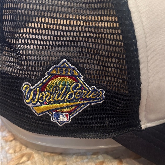 World Series ChampionsYankees 1996 Cap- with Baby Ruth pin - Picture 4 of 10